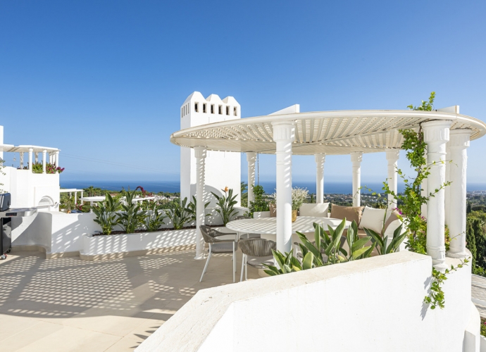 Apartment Middle Floor in Sierra Blanca Jardines Colgantes  - 1