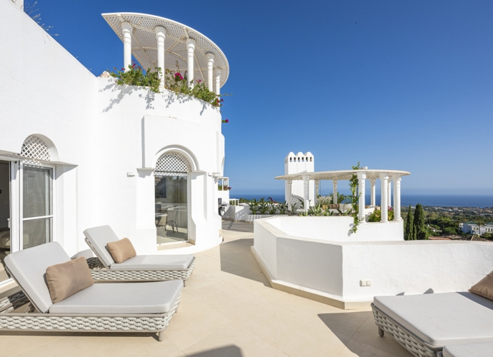 Apartment Middle Floor in Sierra Blanca Jardines Colgantes  - 5