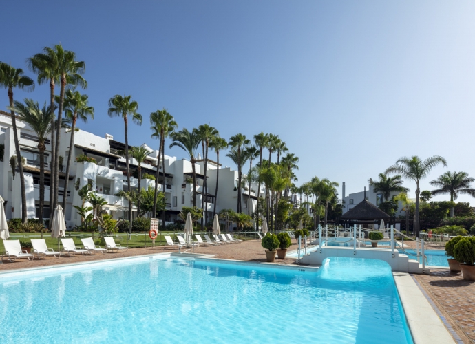Apartment Middle Floor in The Golden Mile Marina Puente Romano  - 4