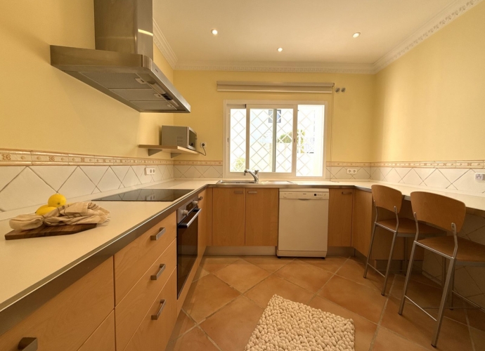 Villa Semi Detached in San Pedro de Alcántara - 3