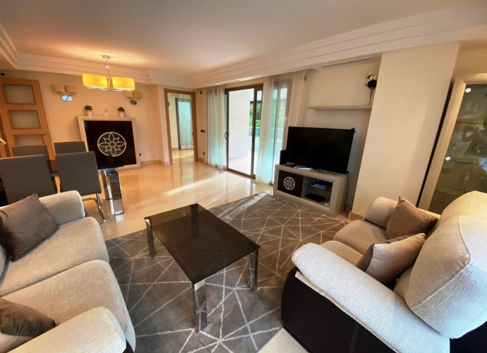 Apartment Middle Floor in The Golden Mile Jardines del Principe  - 4