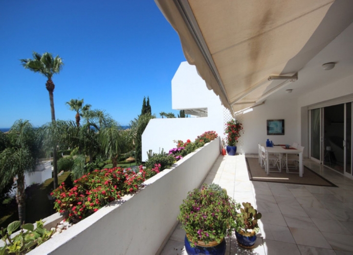 Apartamento Planta Media en Bahía de Marbella Bahía Real  - 3