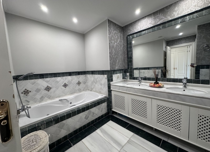 Appartement milieu d’Etage situé à The Golden Mile - 10