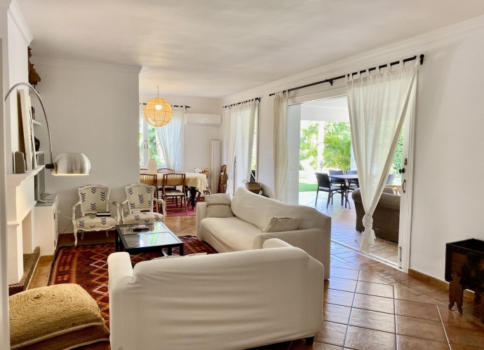 Villa Detached in Los Monteros - 5