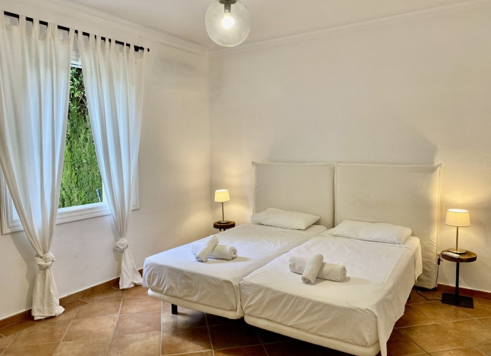 Villa Detached in Los Monteros - 7