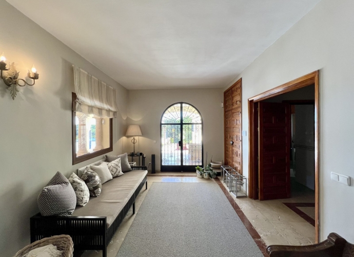 Villa Detached in Elviria - 3