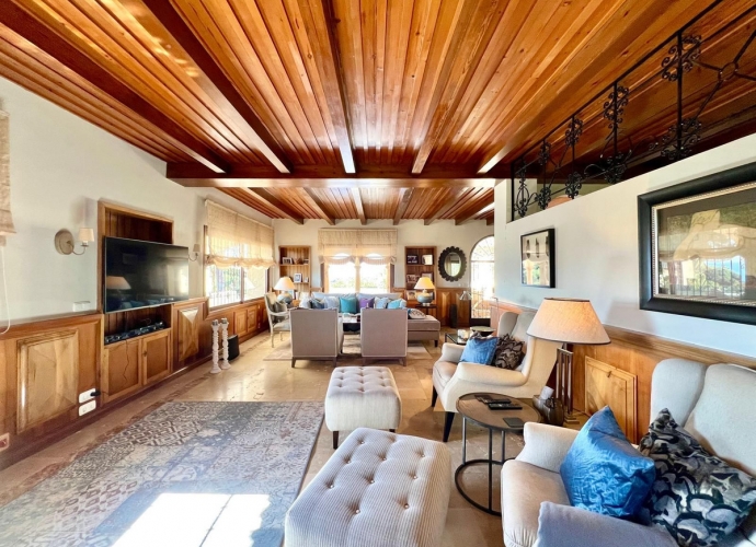 Villa Detached in Elviria - 8