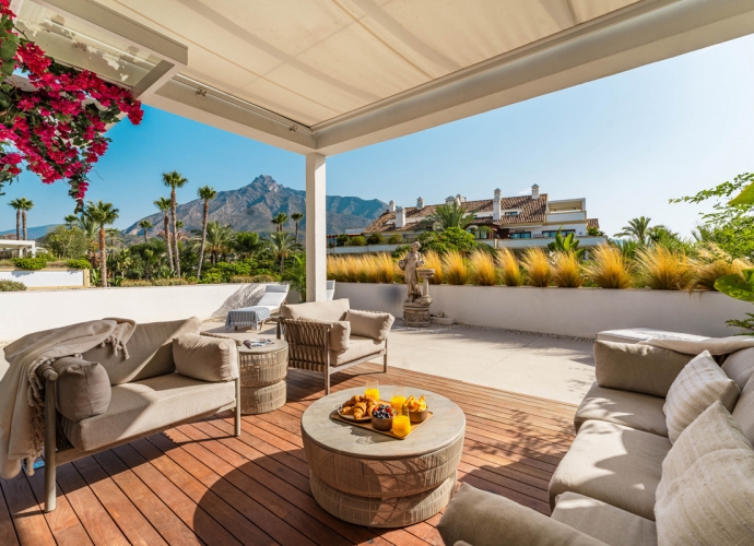 Apartment Penthouse Duplex in The Golden Mile Lomas del Rey  - 3