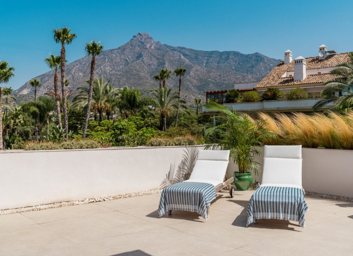 Apartment Penthouse Duplex in The Golden Mile Lomas del Rey  - 9
