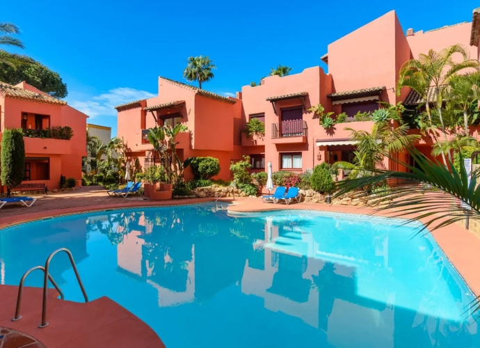 Apartment Middle Floor in Elviria - 1