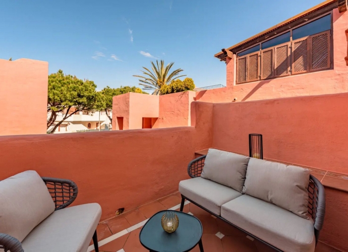 Apartment Middle Floor in Elviria - 2