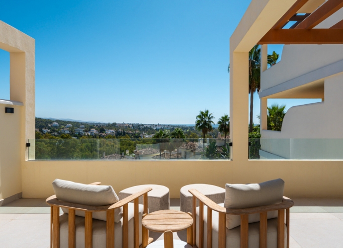 Appartement milieu d’Etage situé à Nueva Andalucía Palacetes los Belvederes  - 3