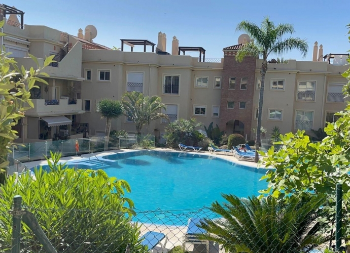 Apartamento Planta Media en Estepona - 2