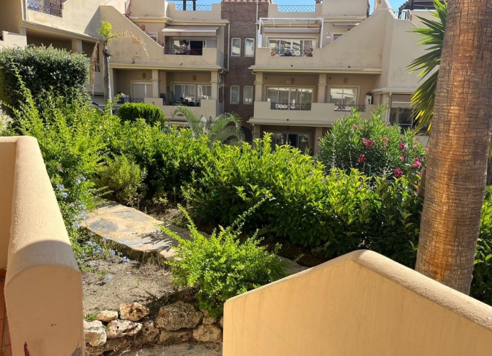 Apartamento Planta Media en Estepona - 3