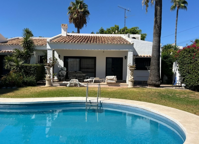 Villa Independiente en Estepona - 3