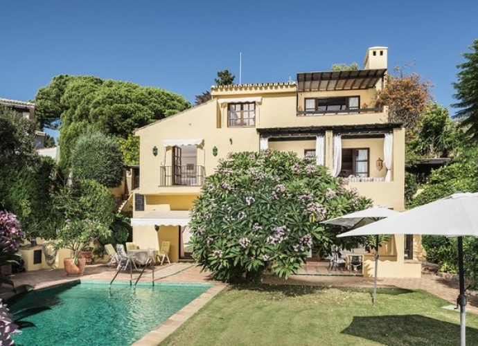 Villa Detached in Elviria - 1