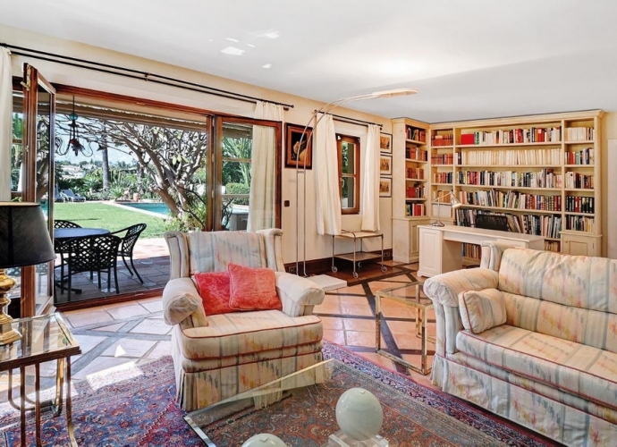 Villa Detached in Elviria - 9