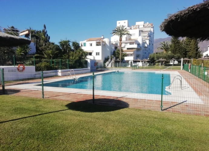 Apartamento Planta Media en Estepona - 1