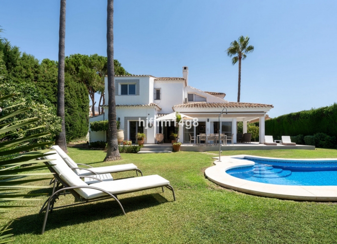 Villa indépendante situé à Nueva Andalucía Villas en Nueva Andalucia  - 4