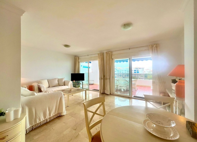 Apartamento Planta Media en Puerto Banús Jardines del Puerto  - 5