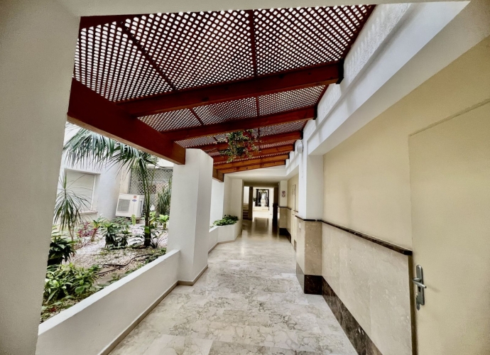 Apartamento Planta Media en Puerto Banús Jardines del Puerto  - 7