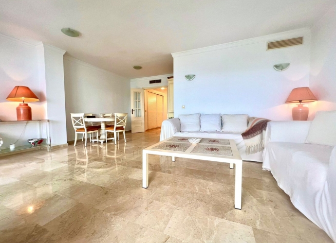 Apartamento Planta Media en Puerto Banús Jardines del Puerto  - 8