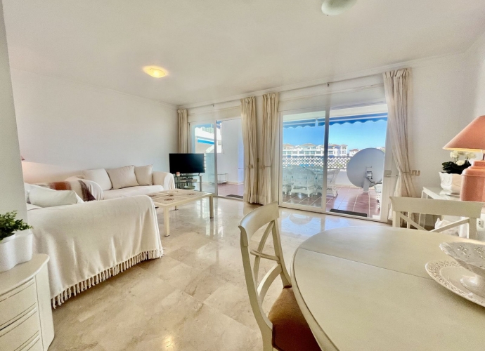 Apartamento Planta Media en Puerto Banús Jardines del Puerto  - 10