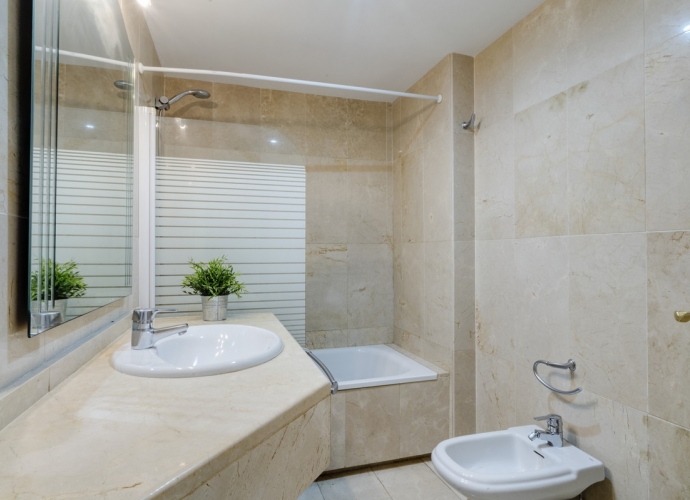 Apartment Ground Floor in The Golden Mile - 10