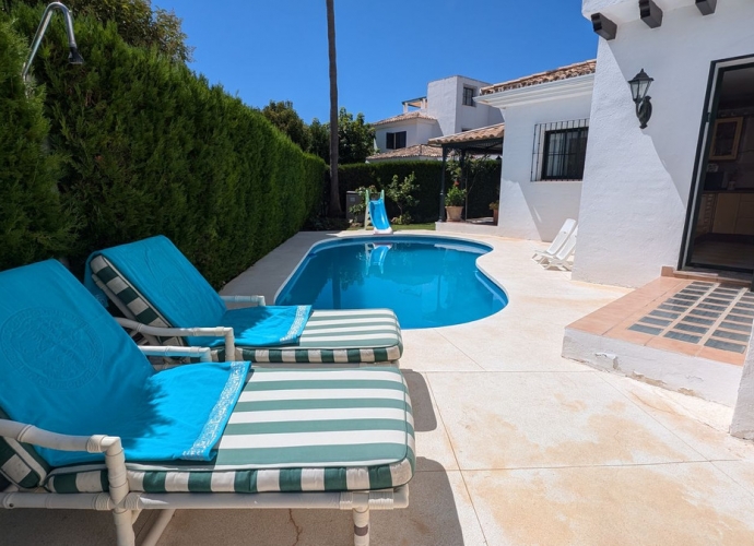 Villa Semi Detached in San Pedro de Alcántara - 1