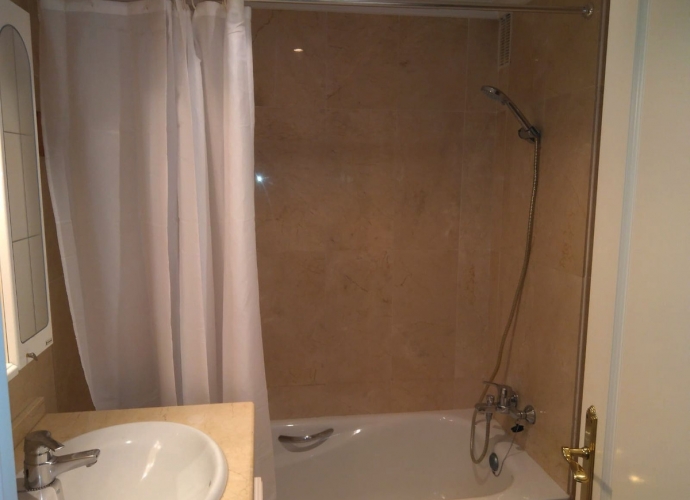 Apartamento Planta Media en Marbella - 7