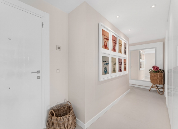 Apartment Middle Floor in The Golden Mile - 9