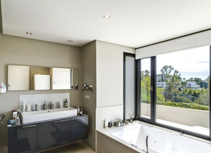 Villa Detached in The Golden Mile - 7