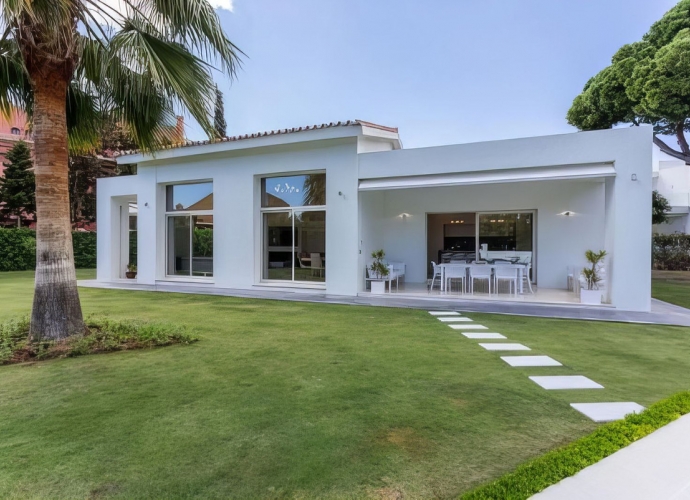 Villa Detached in Guadalmina Baja - 1