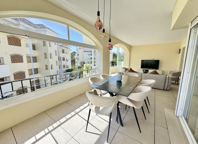 Apartment Middle Floor in Elviria - 2