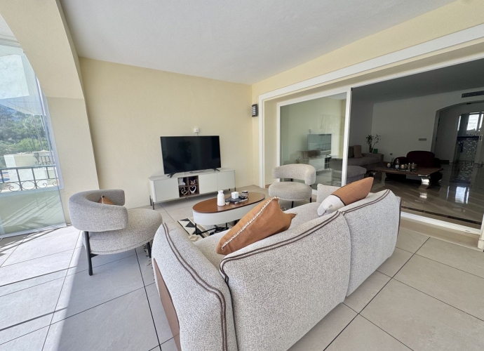 Apartment Middle Floor in Elviria - 4