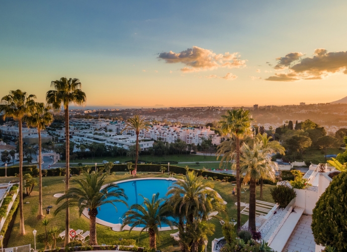 Apartment Middle Floor in The Golden Mile Las Terrazas de las Lomas  - 4