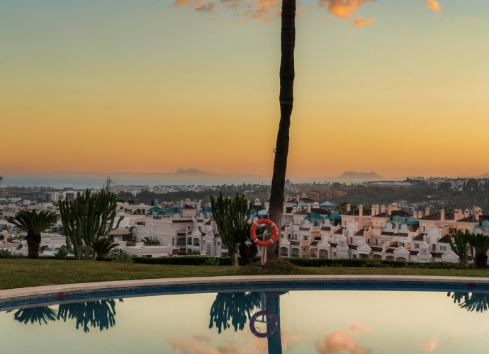 Apartment Middle Floor in The Golden Mile Las Terrazas de las Lomas  - 7