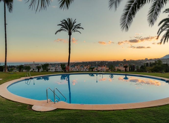 Apartment Middle Floor in The Golden Mile Las Terrazas de las Lomas  - 8