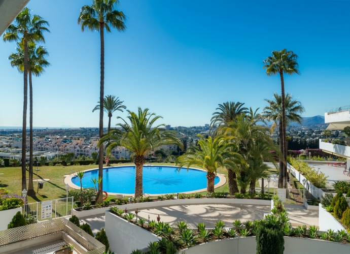 Apartment Middle Floor in The Golden Mile Las Terrazas de las Lomas  - 9