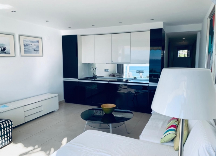 Apartment Middle Floor in Costabella - 9