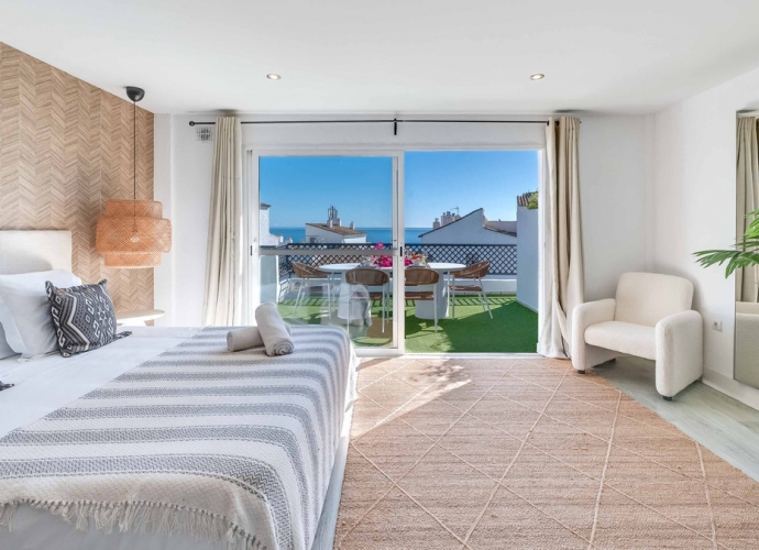Apartamento Planta Media en Puerto Banús Jardines del Puerto  - 1