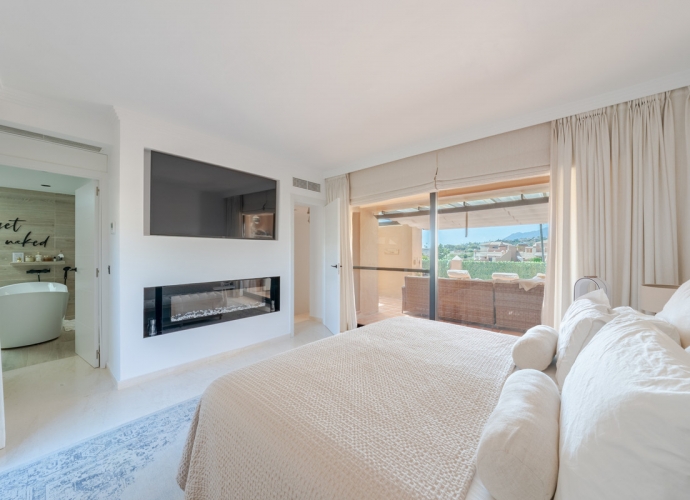 Apartment Penthouse Duplex in Estepona Cartuja del Golf  - 1