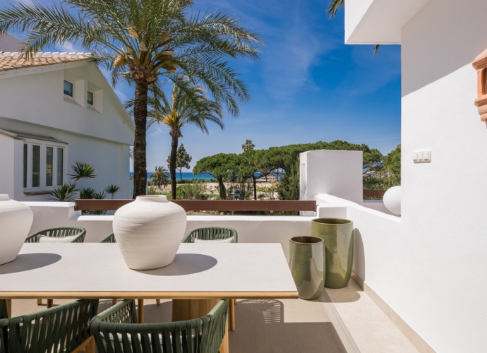 Apartment Middle Floor in Los Monteros - 2