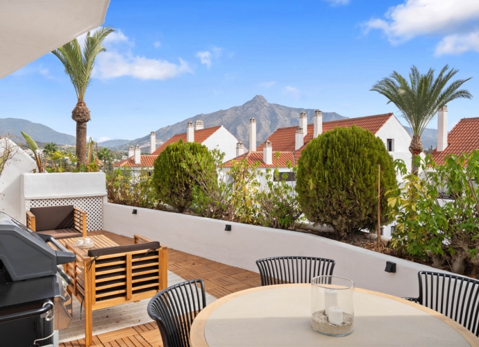 Apartamento Planta Media en Nueva Andalucía La Maestranza  - 1