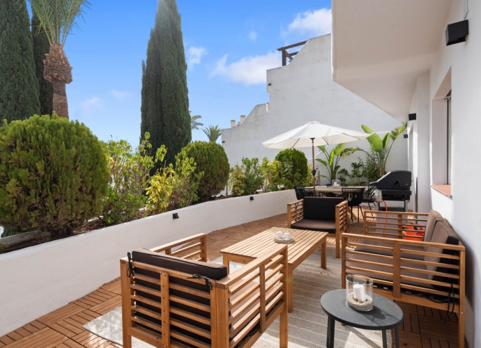Apartamento Planta Media en Nueva Andalucía La Maestranza  - 2