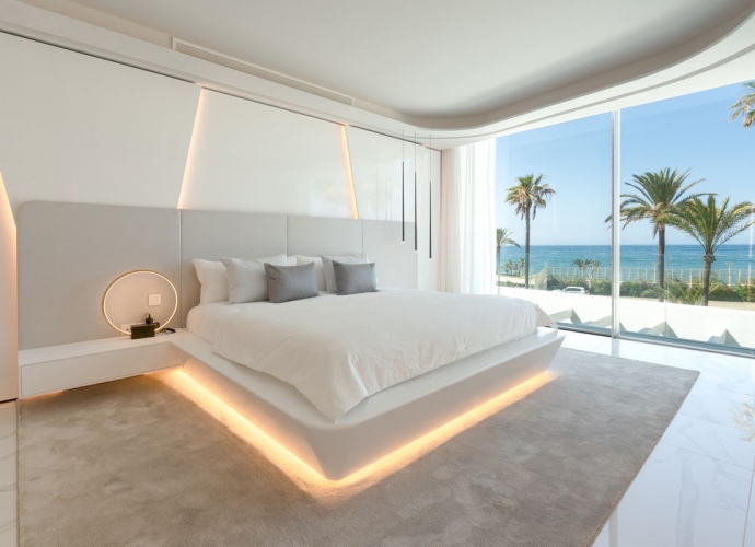 Villa Detached in Los Monteros - 5