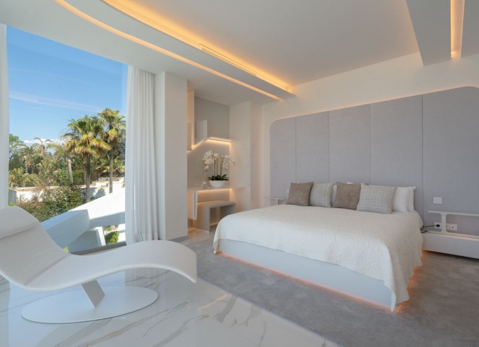Villa Detached in Los Monteros - 6