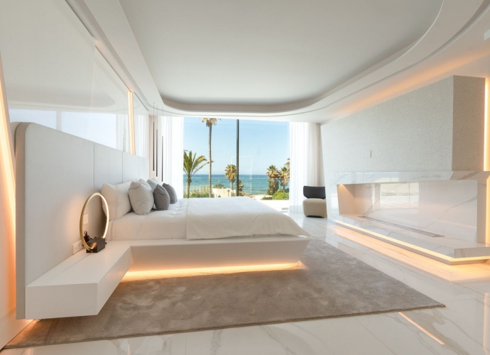 Villa Detached in Los Monteros - 10