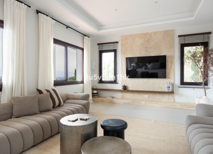 Villa Detached in El Rosario - 5