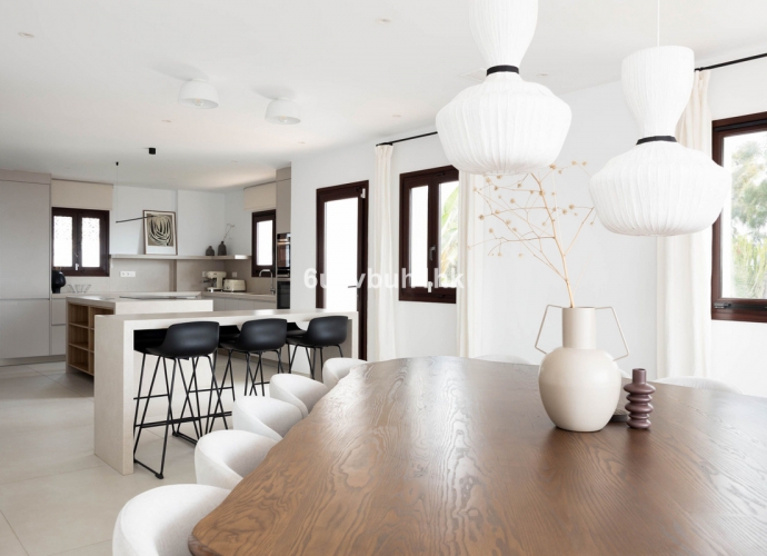 Villa Detached in El Rosario - 9